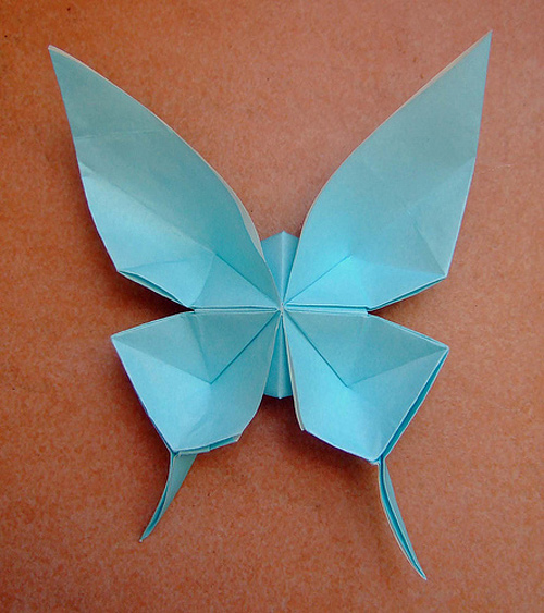 La farfalla a coda di rondine Immagine dell'origami La farfalla a coda di rondine