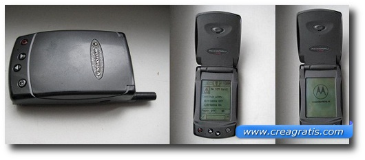 Immagine di un cellulare Motorola del 2000