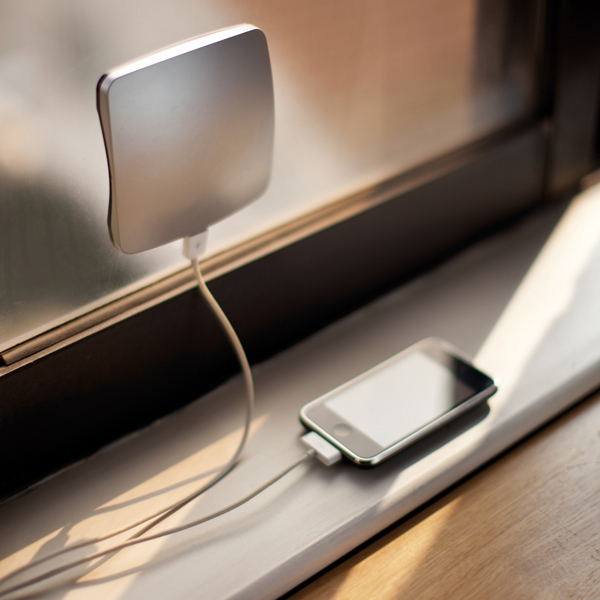 Immagine del caricabatterie Window Solar Charger