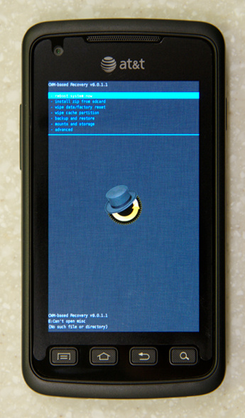 Schermata di uno smartphone Android durante l'installazione di una ROM