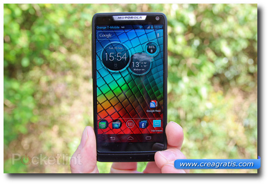 Immagine dello smartphone Motorola RAZR i